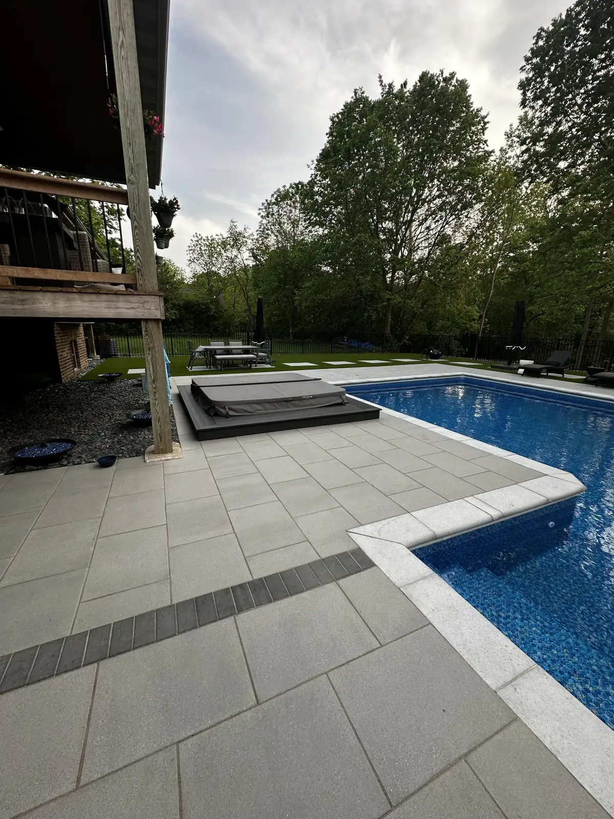 Natural stone and paver materials for Michigan hardscaping